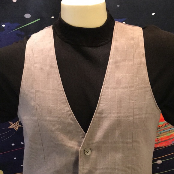 Structure Vest - Picture 3 of 17